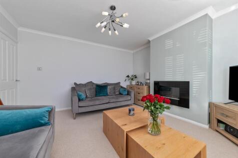 15BlackthornClose-18.jpg