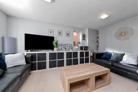 15BlackthornClose-14.jpg
