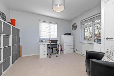 15BlackthornClose-54.jpg