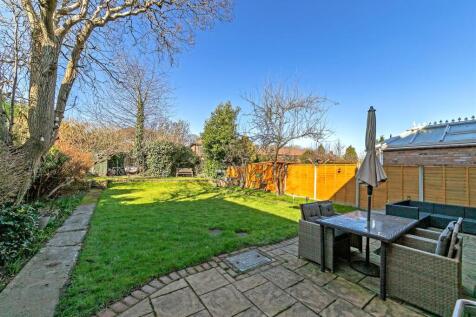 15BlackthornClose-59.jpg