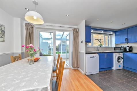 26PinewoodClose-15.jpg