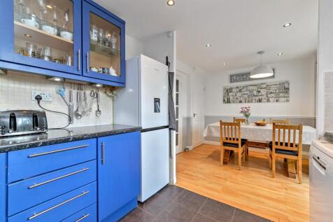 26PinewoodClose-19.jpg