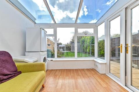26PinewoodClose-24.jpg