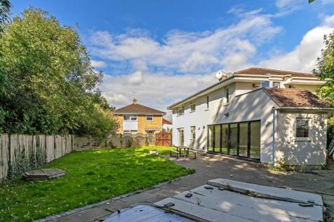76LindenCres-75.jpg