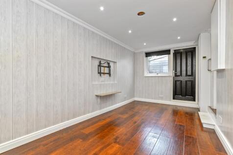 76LindenCres-12.jpg