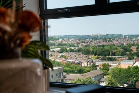 Landmark Views 