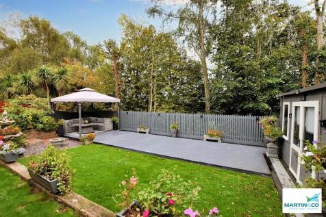 Rear Decking Area