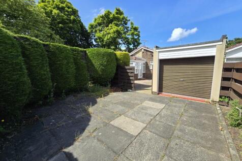 Garage/Driveway
