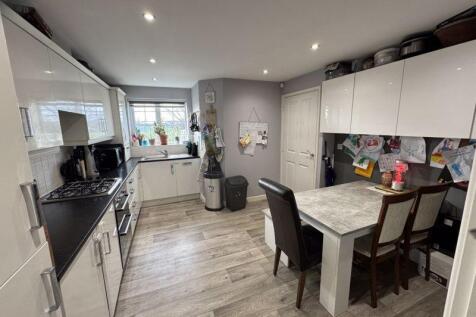 Kitchen / Breakfast Room