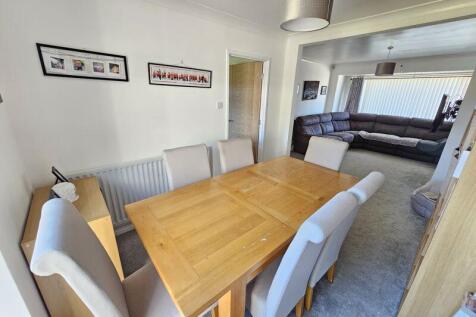 Dining/Lounge 