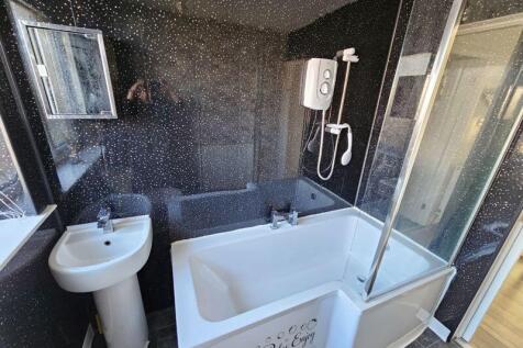 Bathroom Additional Image
