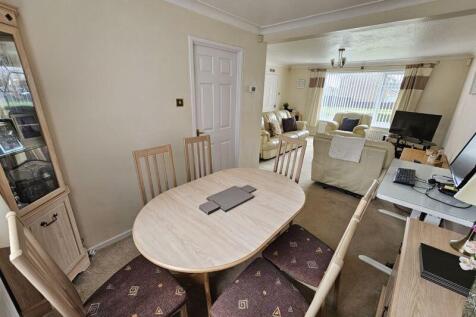 Dining Room/Lounge Image