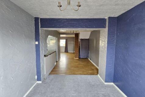 Snug/Dining Room