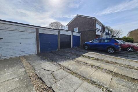 Garage/Driveway