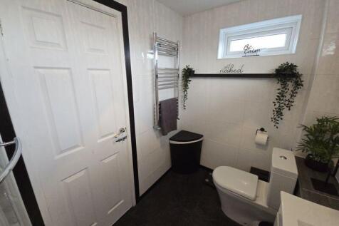 Bathroom Additional Image