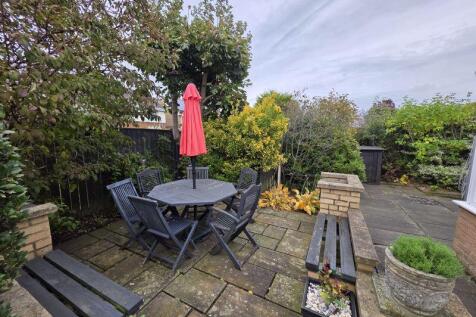 Eating Area Rear Garden