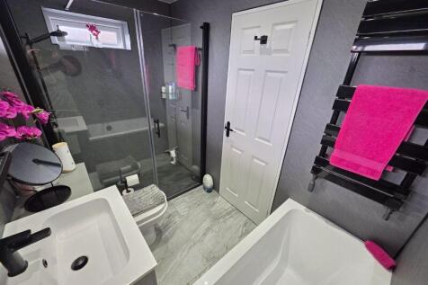 Bathroom/Shower Room