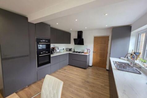 Kitchen Additional Image 