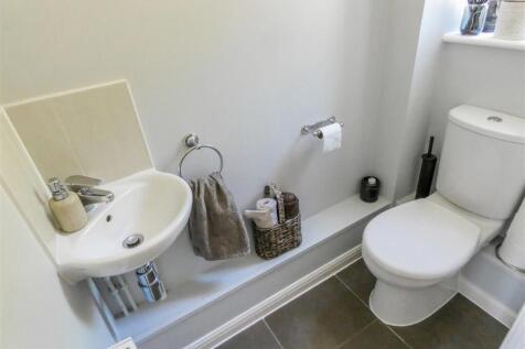 GROUND FLOOR CLOAKROOM