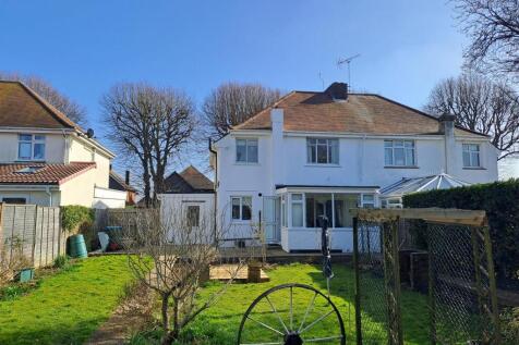 West Facing Rear Garden/Rear Elevation
