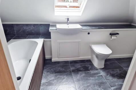 En Suite Bathroom