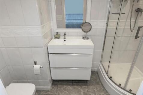 En Suite to Bedroom One