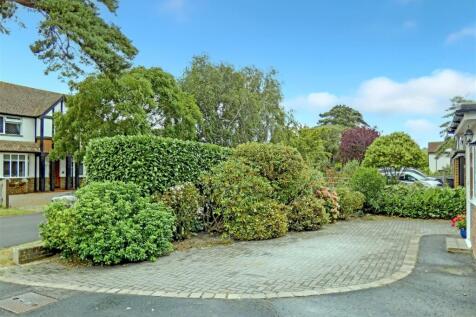 Front Garden &amp; Driveway