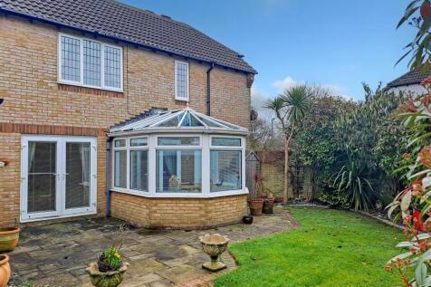 West Facing Rear Garden/Rear Elevation
