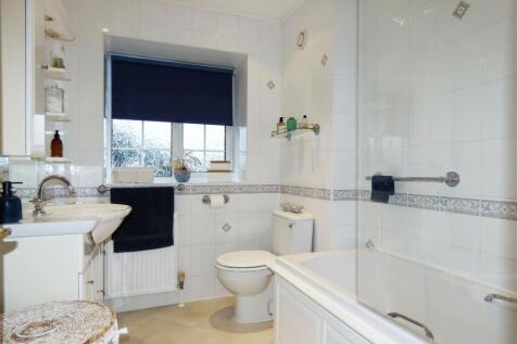 Bathroom (top floor)