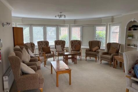 Barton Court Lounge.jpg