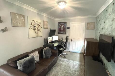 Hobbies Room (1).jpg