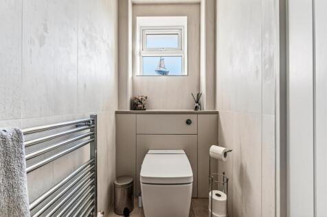 32 Harsfold Road Final-40.jpg