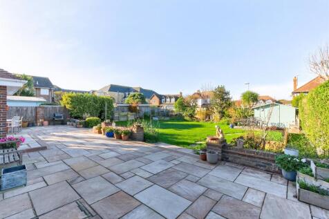 32 Harsfold Road Final-32.jpg