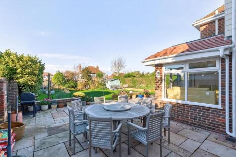 32 Harsfold Road Final-33.jpg