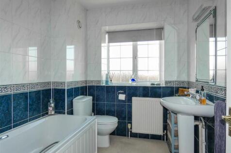 Bathroom (Second Floor)