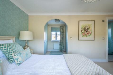 64 Meadow Lane-18