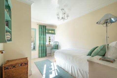 64 Meadow Lane-23