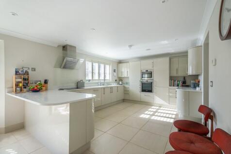 8b Church Road-06