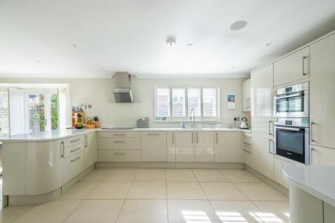 8b Church Road-04