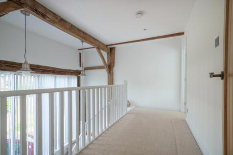 2 Manor Farm Barn...