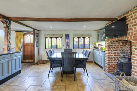 The Thatches 1104...