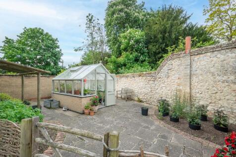 Holly House-06
