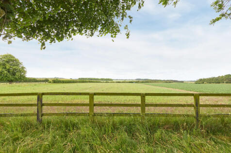 7 Hill Farm View ...