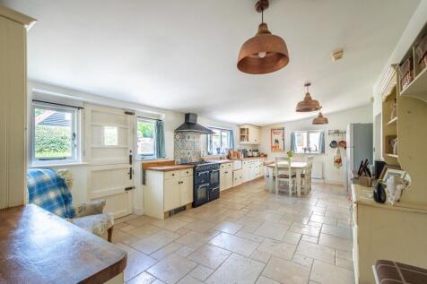 Regal Cottage-06