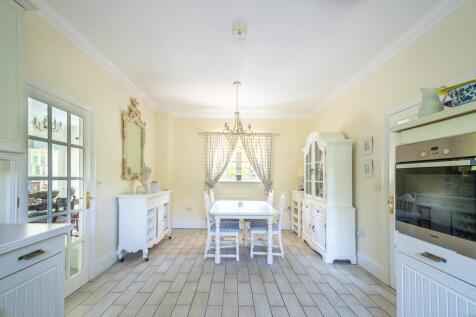 11 Balaton Place-...