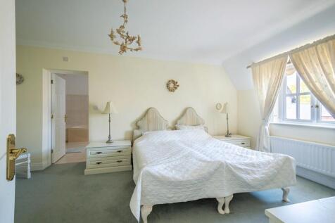 11 Balaton Place-...