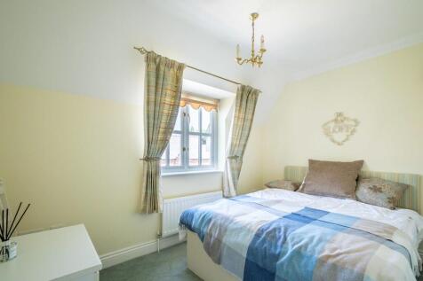 11 Balaton Place-...
