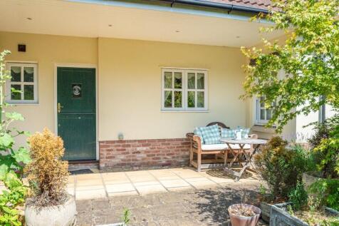 11 Balaton Place-...