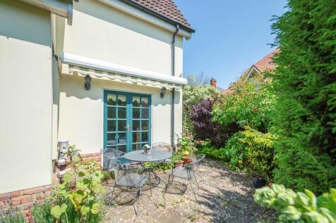 11 Balaton Place-...