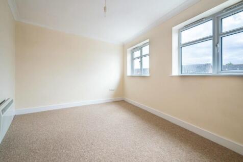 11 Ashbourne Cour...